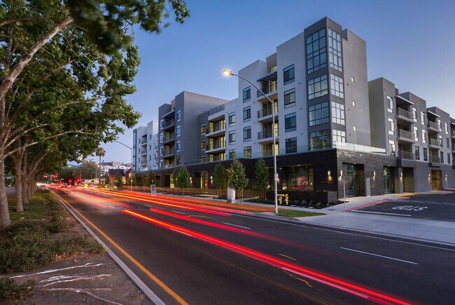 Foto del edificio - Revere Campbell