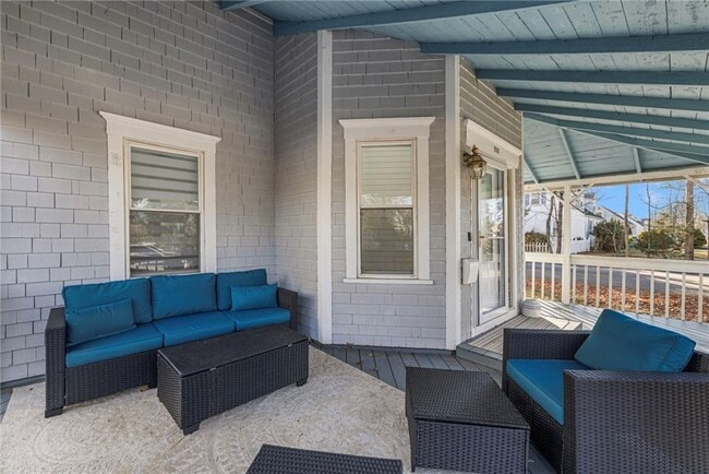 Building Photo - 206 Riverside Ave