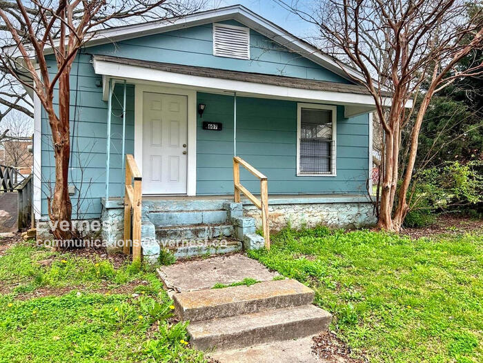 Primary Photo - Cozy 3-Bedroom Home with Great Comforts / ...