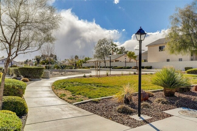 Building Photo - 8904 Iron Hitch Ave