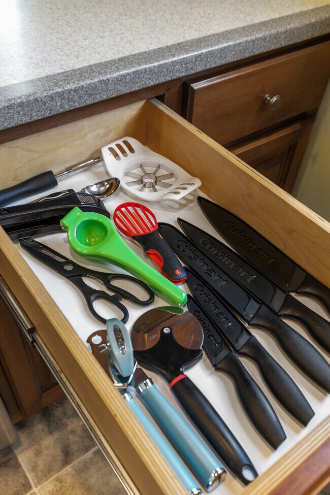 Foto del edificio - 302 E Wilson Ave