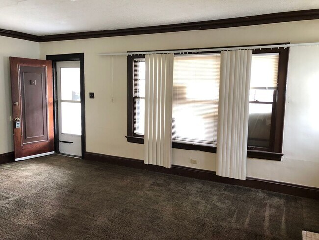 Foto del edificio - 4913 E 85th St