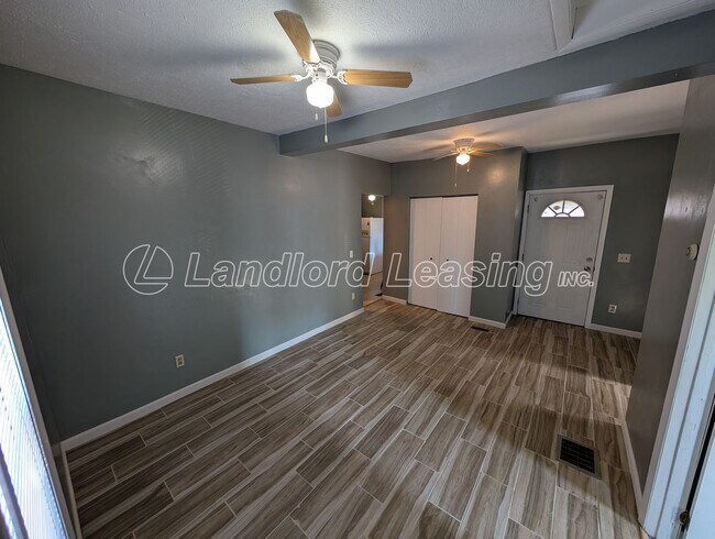 Building Photo - Comfortable 2-Bedroom Ranch with Amish-Built 2-Car Garage