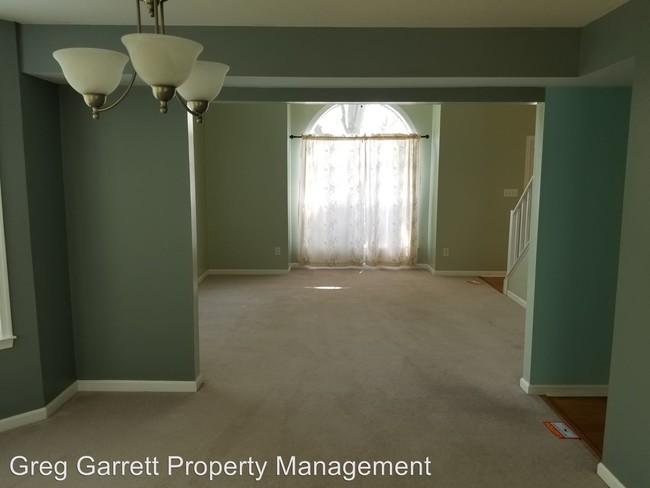 Building Photo - 247 Cranbrook Ct