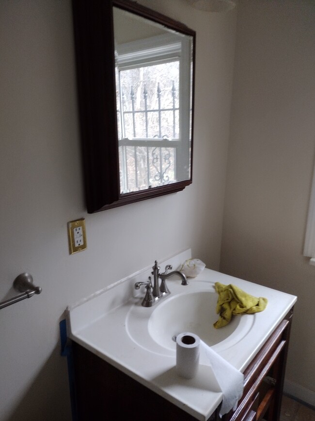 2nd floor bathroom - 113 Ashton Ave