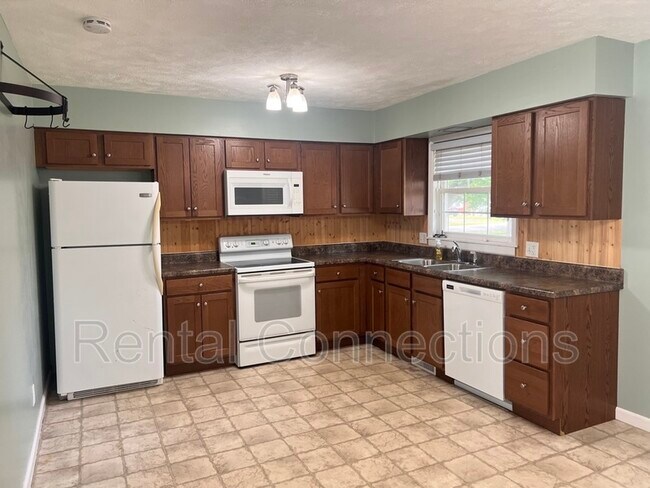 Building Photo - 1307 N McLaren St
