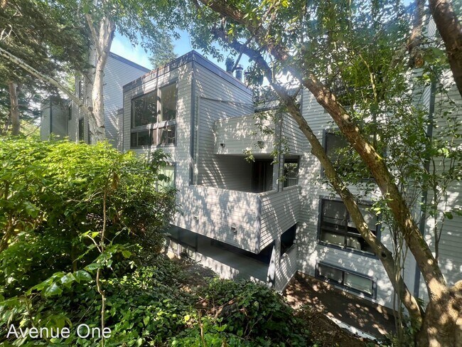 Foto del edificio - 2 br, 2 bath House - 2510 W Manor Pl #113