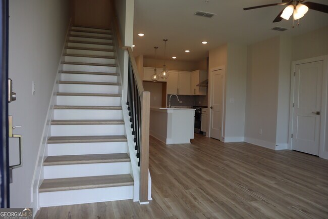 Foto del edificio - 692 Urban Grange Wy