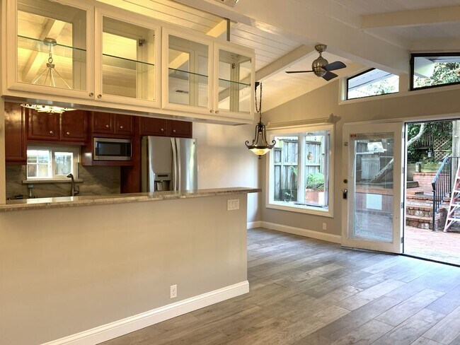 Foto del edificio - 124 Hawthorne Ave