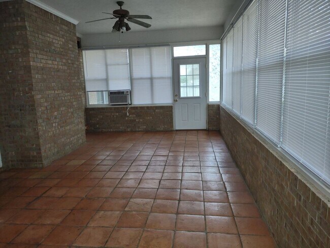 Foto del edificio - MOVE IN SPECIAL!**** 1/2 OF 1ST MONTH RENT...