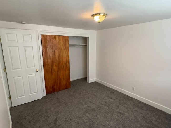 Building Photo - 351 S 200 E