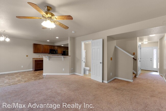 Building Photo - 3 br, 2.5 bath House - 6107 Kingdom View
