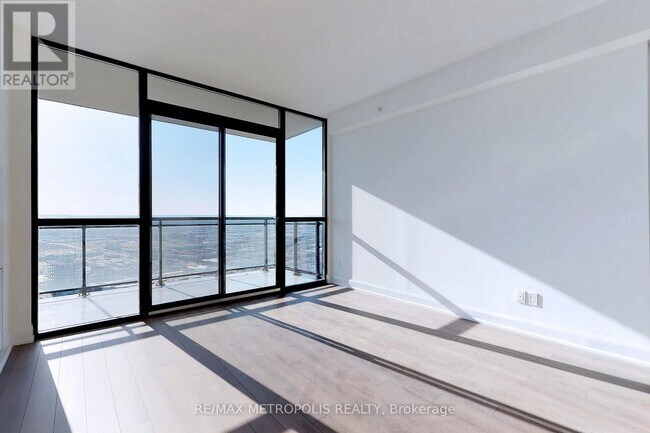 Photo du bâtiment - 2910 Hwy 7