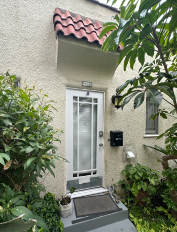 Foto del edificio - 628-628 N Plymouth Blvd