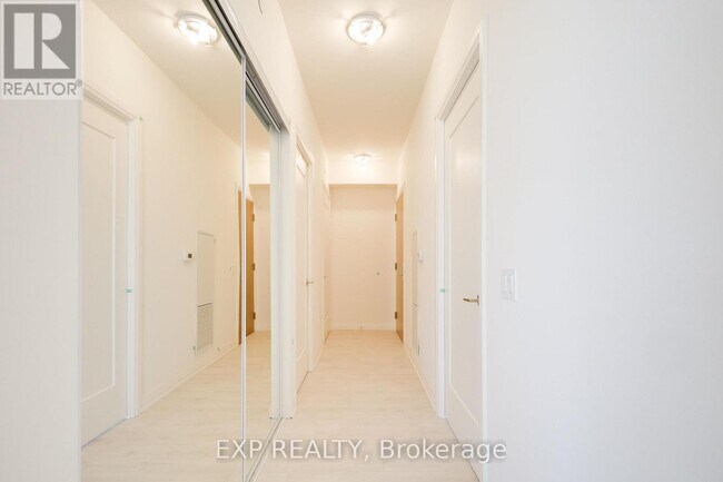 Photo du bâtiment - 8960-8960 Jane St