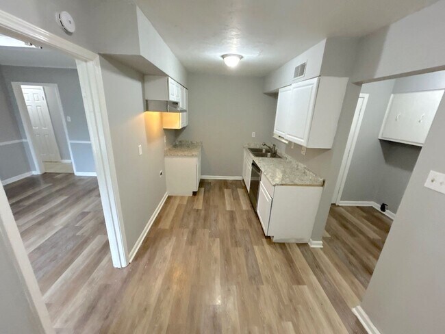 Foto del edificio - 3436 Ridgemont Ave