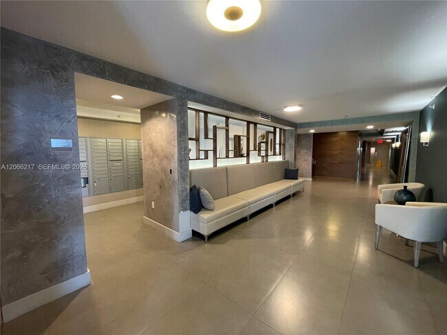 Foto del edificio - 600 NE 27th St