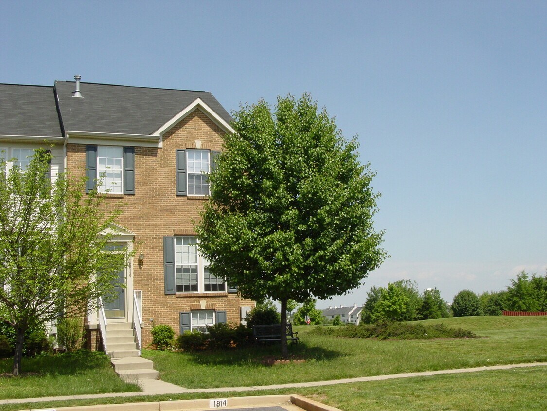 Front - 1814 Spruce Peak Way