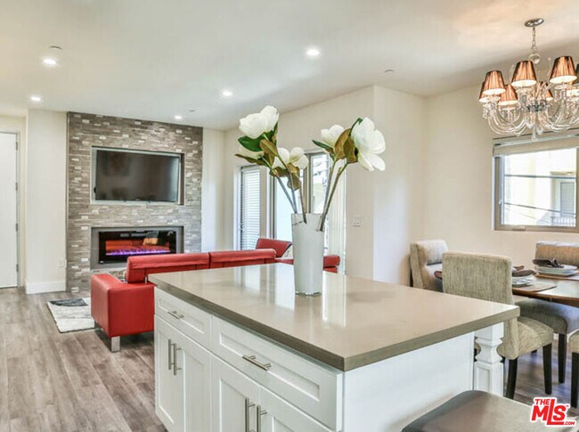 Foto del edificio - 1424 S Bentley Ave
