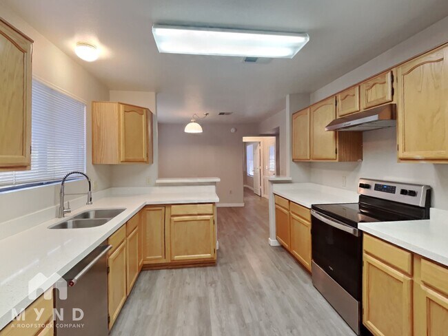 Foto del edificio - 634 N Quartz St