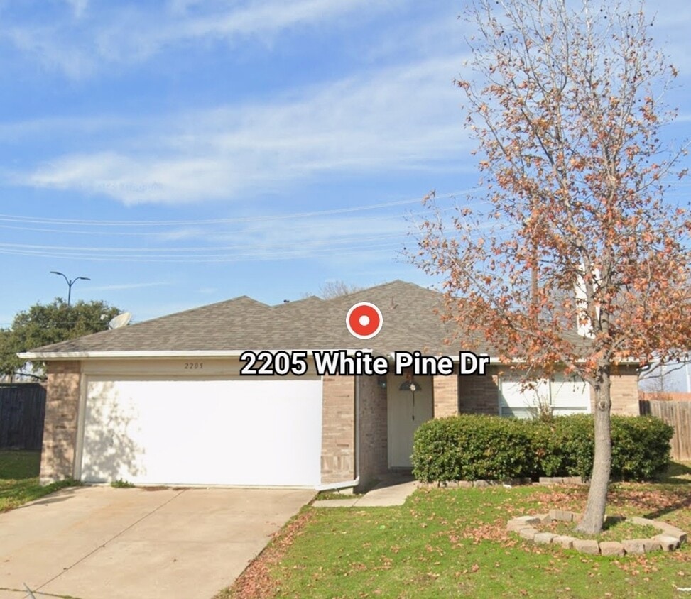 Primary Photo - 2205 White Pine Dr