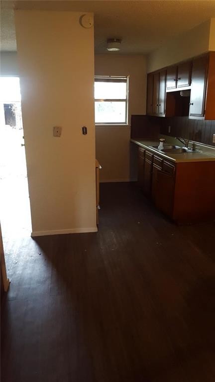 Foto del edificio - 919 Fetick Ave
