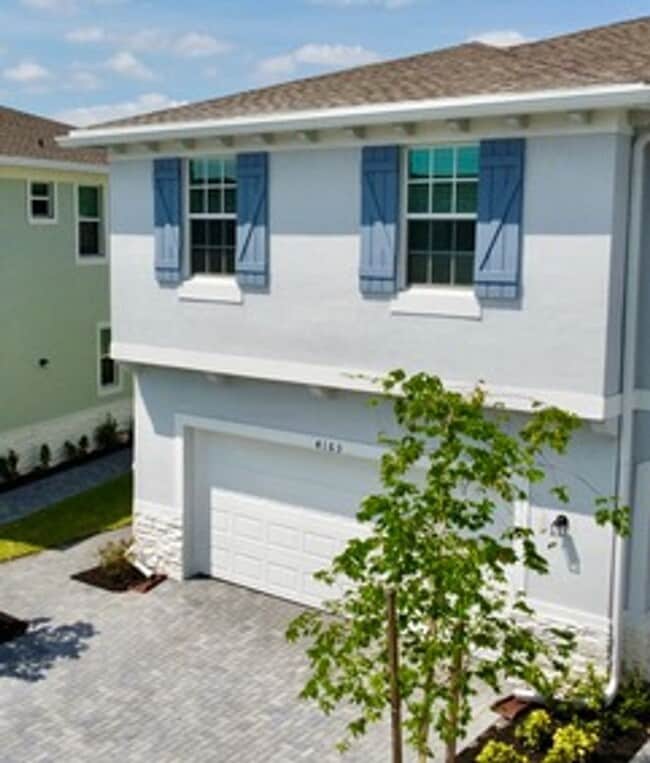 Building Photo - Brand new Townhome centrally located in La...