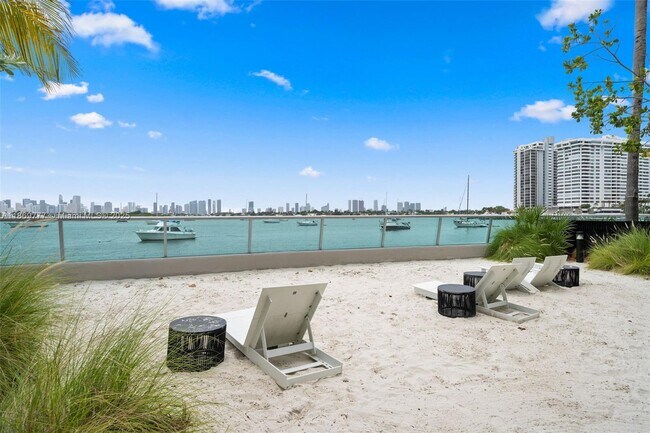 Foto del edificio - 1500 Bay Rd