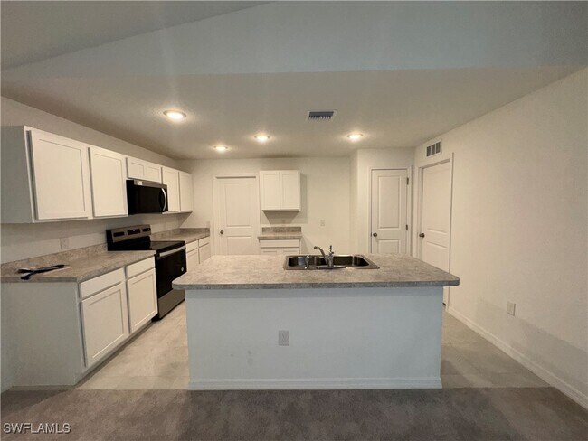 Building Photo - 4606 Dora Ave S