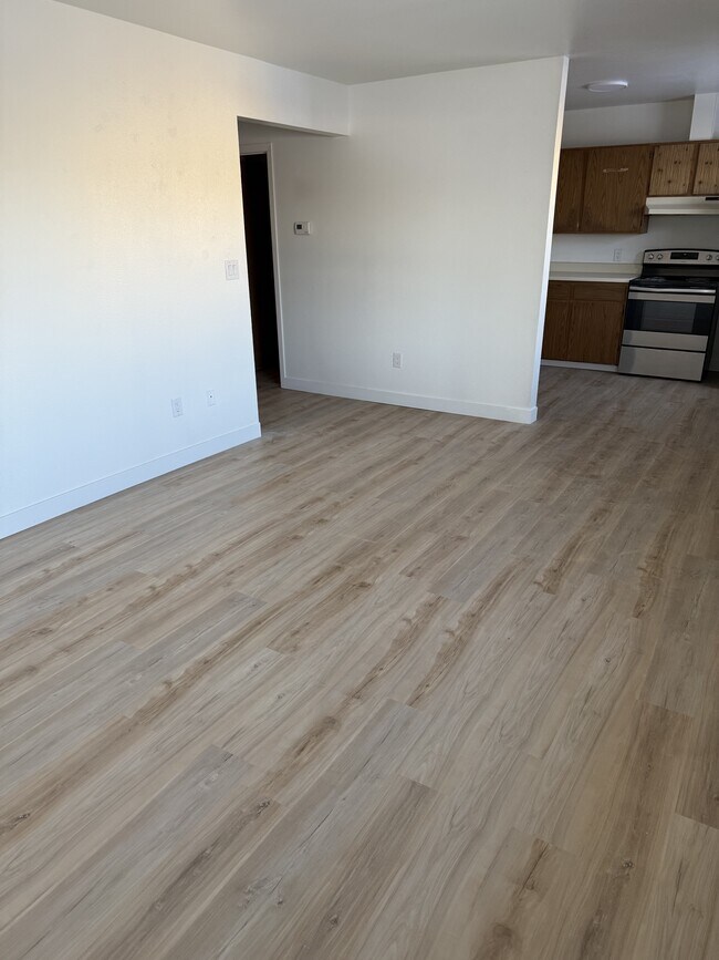 Foto del edificio - 3712 Swenson Ave