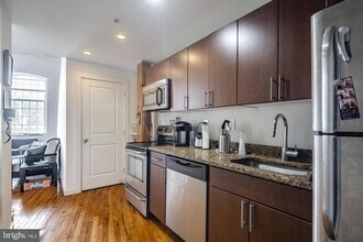 Building Photo - 4 Leverington Ave