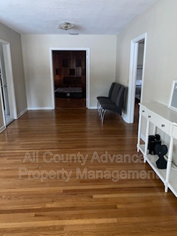 Foto del edificio - 214 S Highland Ave