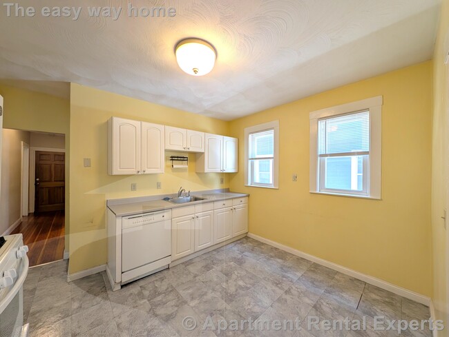 Building Photo - 81 Conwell Ave