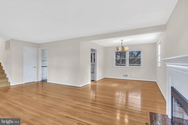 Building Photo - 1719 Linwood Pl