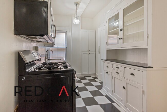 Foto del edificio - ~1 Month FREE~ Stylish, Craftsman-Inspired...