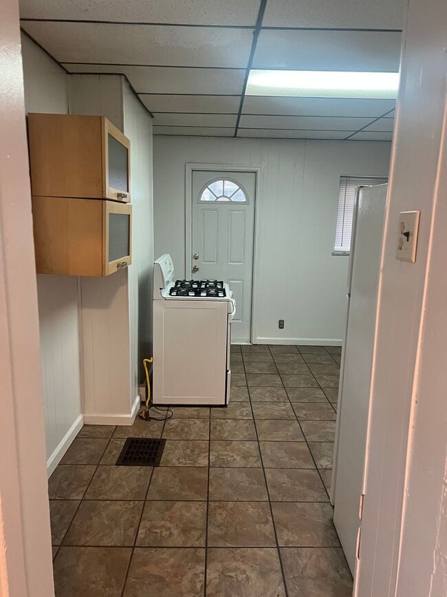 Photo - 4 bedroom house 2 bathrooms