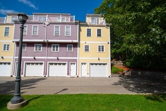 Building Photo - 40 Brattle St