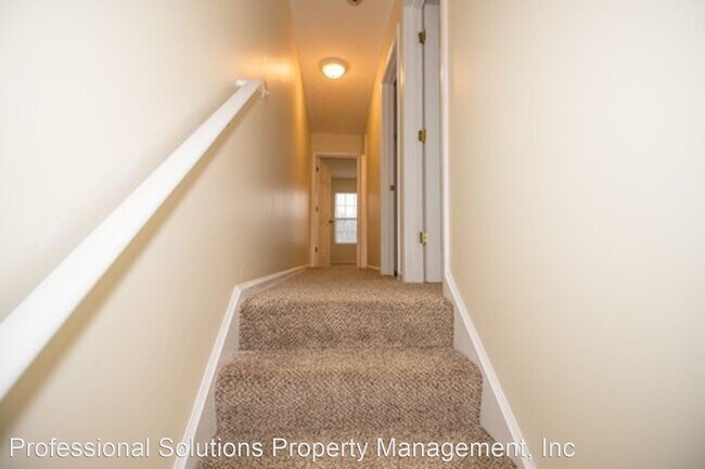 Building Photo - 1445-1445 Westwood Dr
