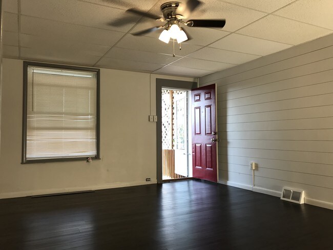 Sala de estar-1a - 4045 5th Ave
