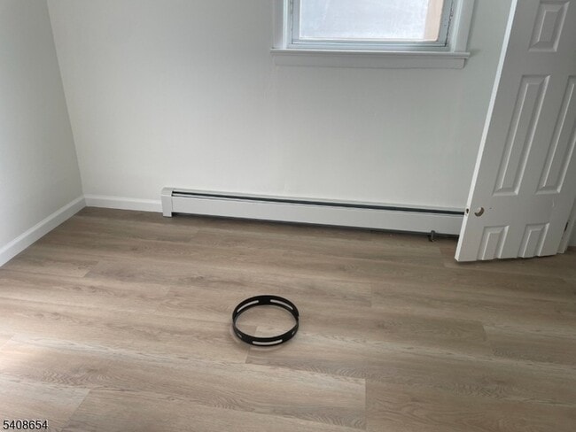 Building Photo - 345 Sussex St