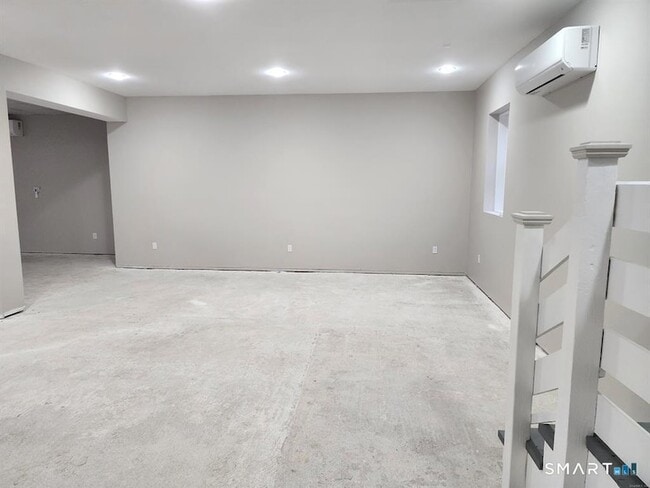 Building Photo - 16 Church St