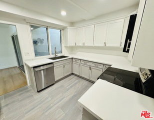 Foto del edificio - 3500 W Manchester Blvd