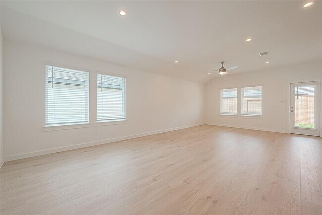 Building Photo - 1210 Via Del Corso Ln