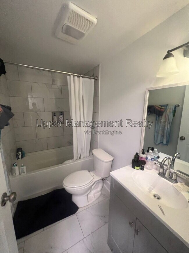 Foto del edificio - 7714 Oak St