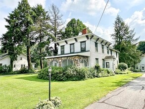 Building Photo - 336 Meadville St