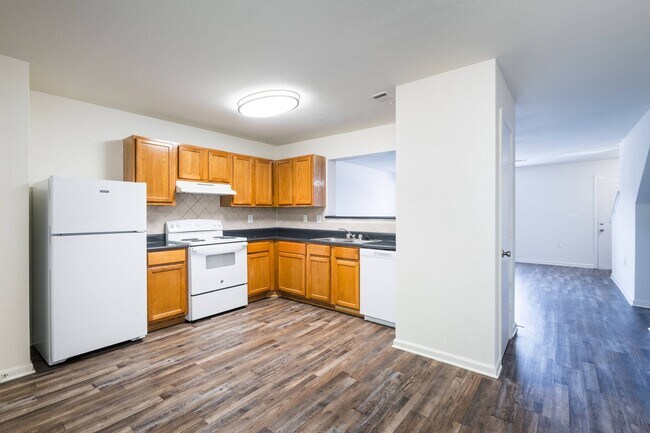 Foto del edificio - Crescent Pointe Townhomes