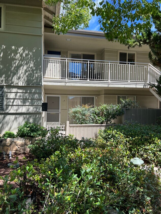 Primary Photo - 331 Moreton Bay Ln