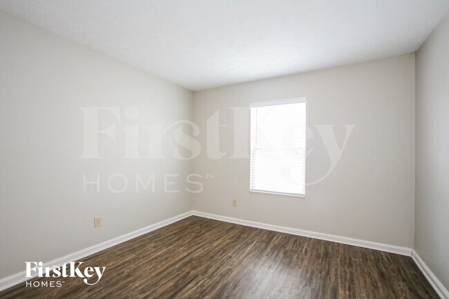Foto del edificio - 6046 Lake Freeman Dr