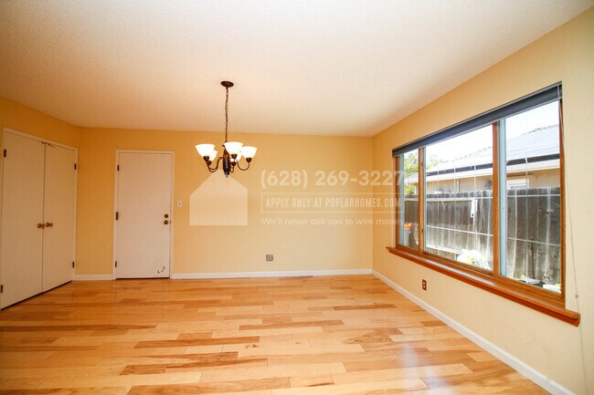 Foto del edificio - 33904 Abercrombie Pl