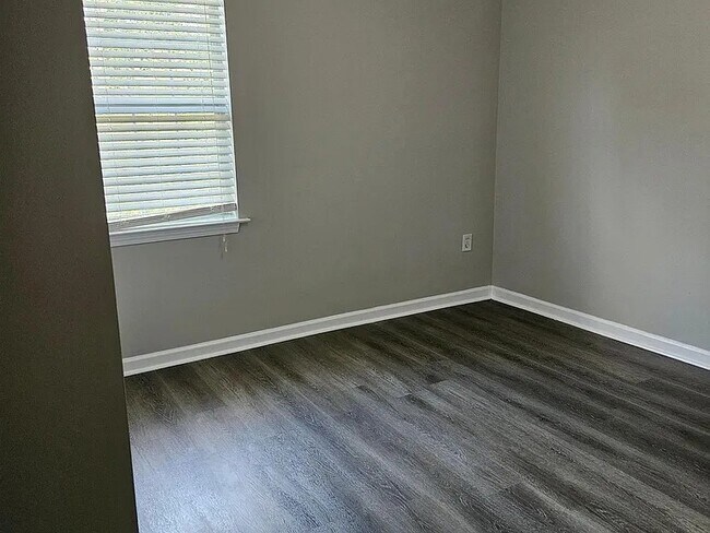 Building Photo - 2016 Ashley Brook Way